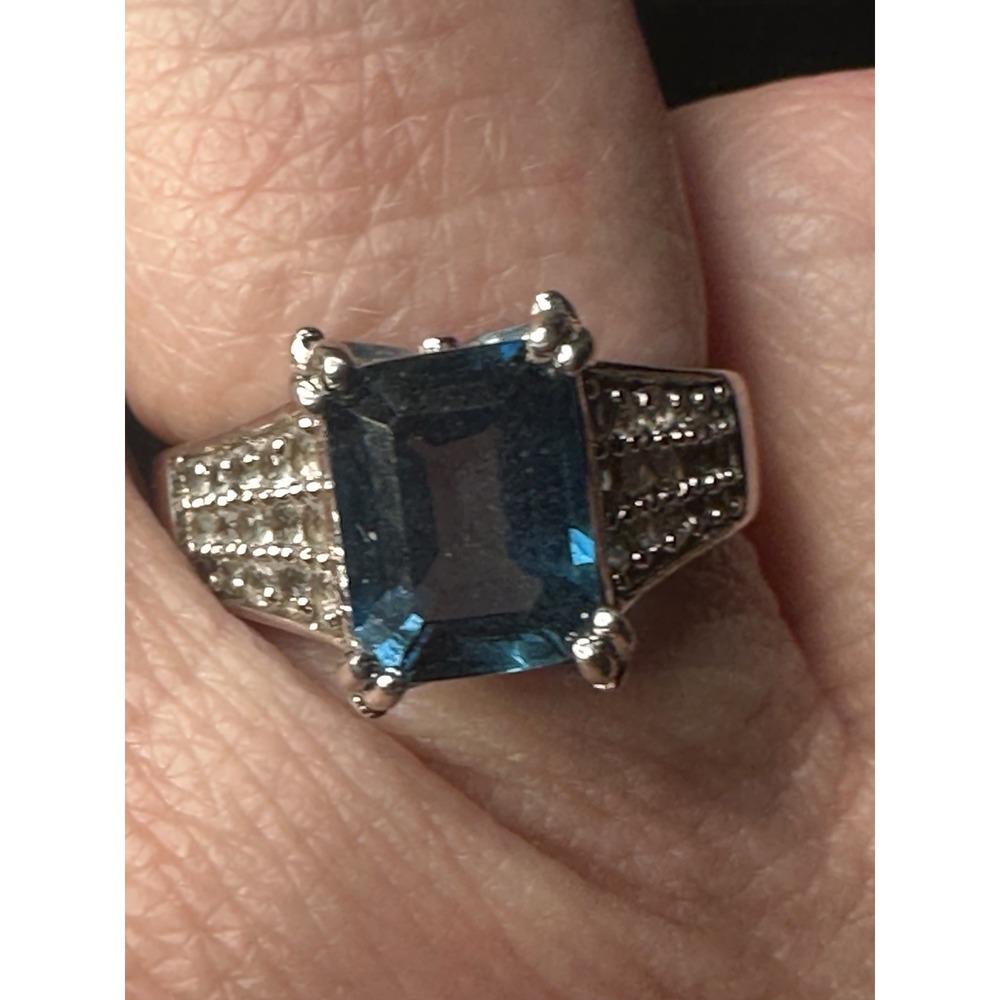Blue Topaz Sterling Silver Ring Size 7.25